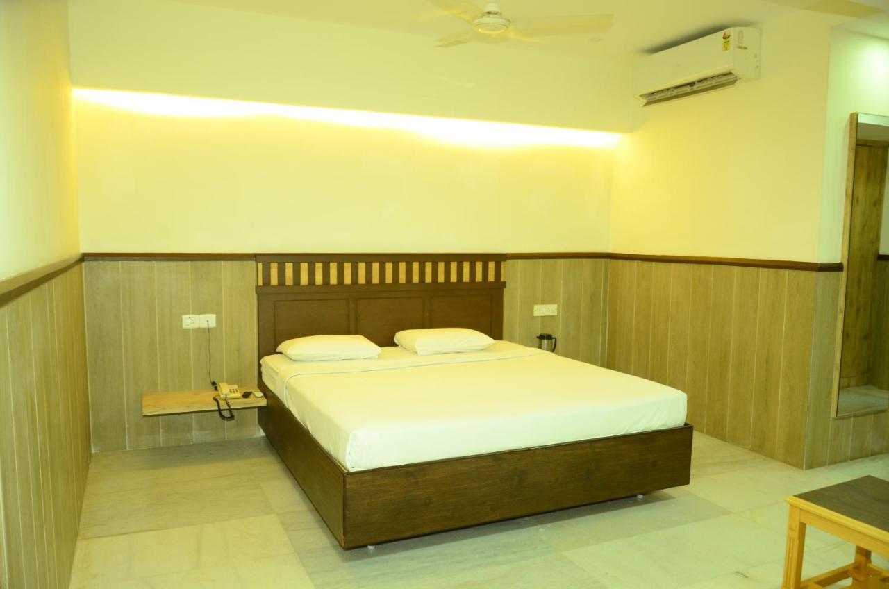 Hotel Rathna Residency มทุราย ภายนอก รูปภาพ