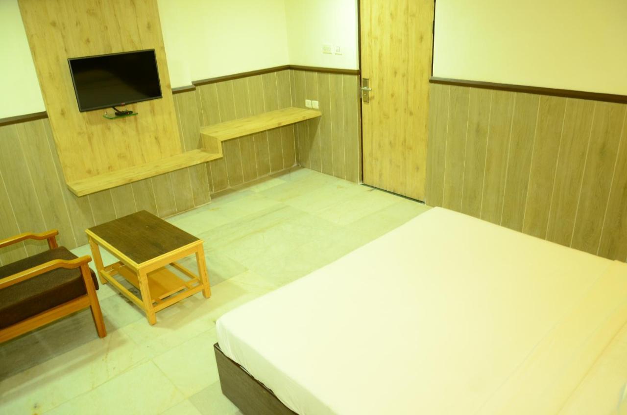 Hotel Rathna Residency มทุราย ภายนอก รูปภาพ