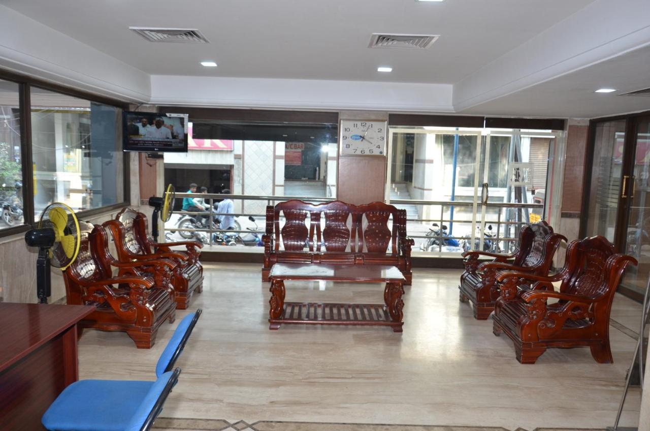 Hotel Rathna Residency มทุราย ภายนอก รูปภาพ