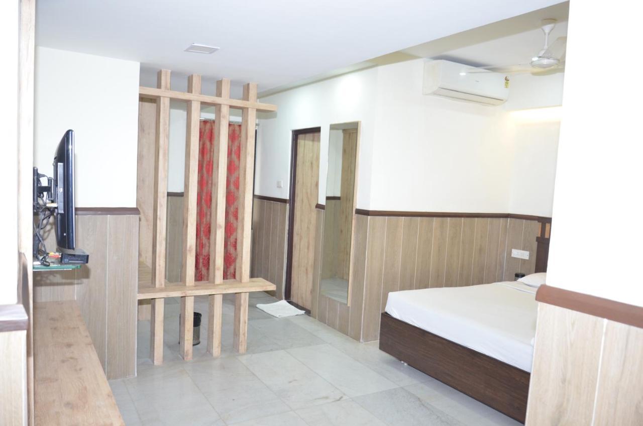 Hotel Rathna Residency มทุราย ภายนอก รูปภาพ